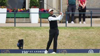 Tiger Woods, St Andrews'te ilk vuruşunu yapıyor