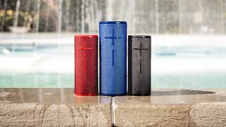 ue boom 3 ve ue megaboom 3 bluetooth hoparlörler yan yana