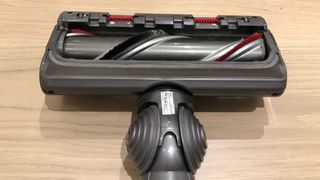 Dyson V11 elektrikli süpürgenin fırça rulosu