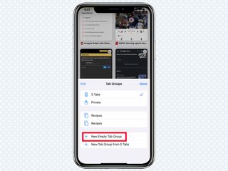 iOS 15'te Safari'de kırmızı bir kutu "+ Yeni Boş Sekme Grubu" düğmesini vurgular