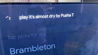 Google TV ile Chromecast'te Apple Music'te "Pusha T tarafından neredeyse kuru çalın" görülüyor