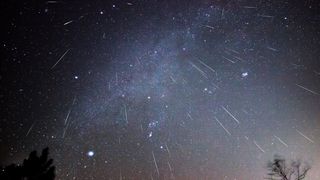 Virginia'nın ücra bir bölgesinde çekilen Geminid meteor yağmuru