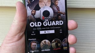 iPhone'da Spatial Audio ile Netflix nasıl izlenir?