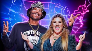 Amerikan Şarkı Yarışması'nın sunucuları Kelly Clarkson ve Snoop Dogg