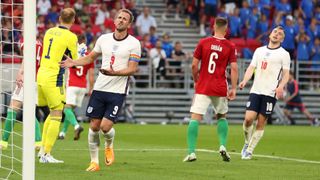 Harry Kane, Macaristan'a karşı kale önünde umutsuzluğa kapıldı