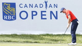 Kuzey İrlandalı Rory McIlroy, RBC Kanada Açık'ın son turunda 14. green'de.