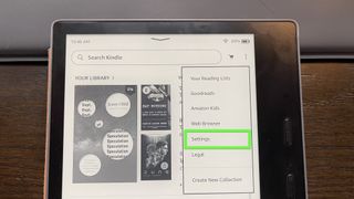 "Ayarlar"ın vurgulandığı bir Kindle Oasis.