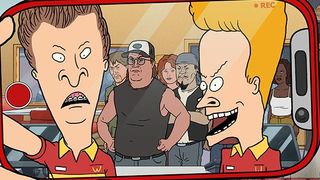 Beavis ve Butthead, taklit McDonald's üniformalarıyla