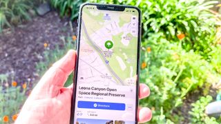 Apple Maps yürüyüş parkurları - iPhone'da konum izlemenin nasıl devre dışı bırakılacağını gösterir