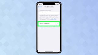 Yüksek sesleri azaltmanın seçili olduğunu gösteren bir iPhone ekran görüntüsü