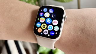 Apple Watch uygulamaları ızgara görünümü Shazam