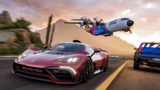 Spor arabalar ve bir uçak içeren Forza Horizon 5