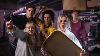 Derry Girls'ün 3. sezon kadrosu