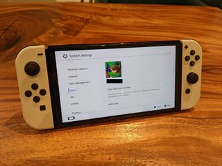 Diğer Nintendo Switch konsollarında ikincil bir hesabı nasıl sürdürebileceğinizi gösteren tabloyu açın.