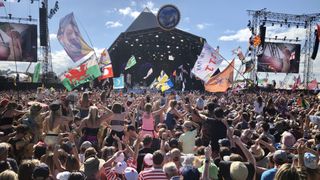 Somerset, Pilton'daki Worthy Farm'da düzenlenen Glastonbury Festivali'ndeki Piramit Sahnesi