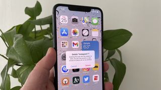 Bir iPhone'daki uygulamalar nasıl silinir?