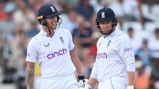 İngiltere'den Ben Stokes ve Jonny Bairstow, Trent Bridge'de Yeni Zelanda'ya karşı yaptıkları kovalamaca sırasında