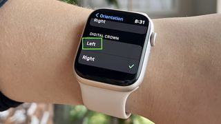 Apple Watch, dijital tepe yönünün nasıl değiştirileceğini