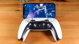 PS5 DualSense ve iPhone 12