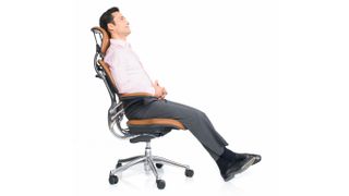 Humanscale Freedom uzanıyor