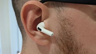 AirPods nasıl daha yüksek sesle yapılır - ses seviyesini kalibre edin 6. adım: Ses seviyesi artık kalibre edilmiştir.  AirPods'u normal şekilde kullanın