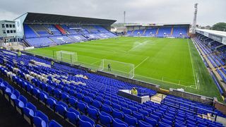 Birkenhead'deki Prenton Park stadyumunun içi