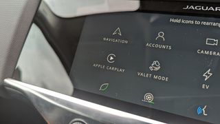 jaguar ipace üzerindeki apple carplay düğmesi