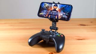 Xbox Kablosuz Oyun Kumandası ve iPhone 12