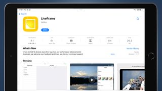 App Store'da LiveFrame uygulamasını gösteren bir iPad