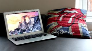 MacBook ve diğer Apple ürünlerinde öğrenci indirimi nasıl alınır?