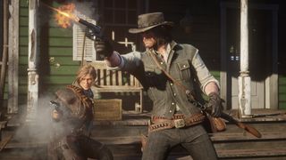 Red Dead Redemption 2 hileleri - İki adam kasabada silahlarını ateşliyor