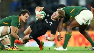 All Blacks takımından Jordie Barrett, Güney Afrika-Yeni Zelanda rugby canlı yayınında mücadele ediyor