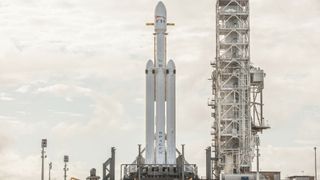 Falcon Heavy güvenli bir şekilde yerden kalkabilecek mi?  Kredi bilgileri: SpaceX