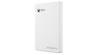 Seagate, markalı bir Xbox harici sabit disk üretir, ancak 256 GB'ın üzerinde kapasiteye sahip herhangi bir USB 3.0 modeli çalışır