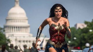 Kronoloji sırasına göre ikinci DC filmi Wonder Woman 1984'te Diana Prince/Wonder Woman rolünde Gal Gadot