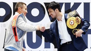 Gennady Golovkin ve Ryota Murata bir basın toplantısında yumruk yumruğa