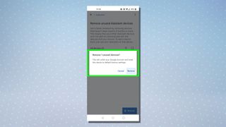 Kullanılmayan Cihazları Kaldırmak için Google Asistan ayarlarını bir uyarı açılır penceresi vurgulanmış olarak gösteren bir ekran görüntüsü