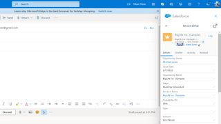 Salesforce uygulama panelinin bir ilgili kişi kaydını görüntülediği Microsoft Outlook'ta yeni bir e-posta.