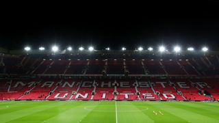 Old Trafford gece - Premier Lig futbol takımı Manchester United'ın evi