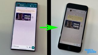 Samsung Galaxy S22 Ultra ve iPhone SE 2022'de Obi-Wan Kenobi GIF ile aynı WhatsApp sohbetini gösteren bölünmüş bir resim