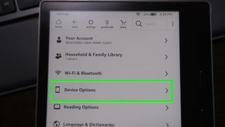 Kindle'ınızın internet erişimini kaybedip kaybetmeyeceğini nasıl kontrol edebilirsiniz: cihaz seçeneklerine dokunun