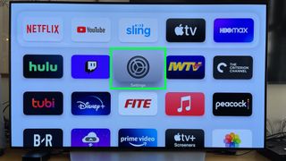 Ayarlar uygulaması, Apple TV ana ekranında vurgulanır