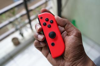 Nintendo Switch Joy-Con düzenleniyor