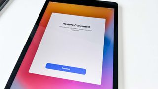 iCloud'dan geri yüklemeyi bitirmiş bir iPad