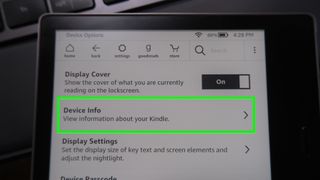 Kindle'ınızın internet erişimini kaybedip kaybetmeyeceğini nasıl kontrol edebilirsiniz: cihaz bilgilerine dokunun
