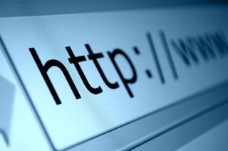 Ekranda açılı olarak görüntülenen web URL'si