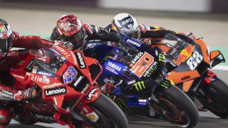 Katar MotoGP canlı yayınında yan yana yarış