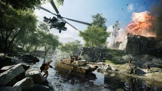 Battlefield 2042 ipuçları - askerlerin ve bir tankın bir derede seyrederken, bir helikopterin tepelerinde oyalandığını gösteren bir manzara